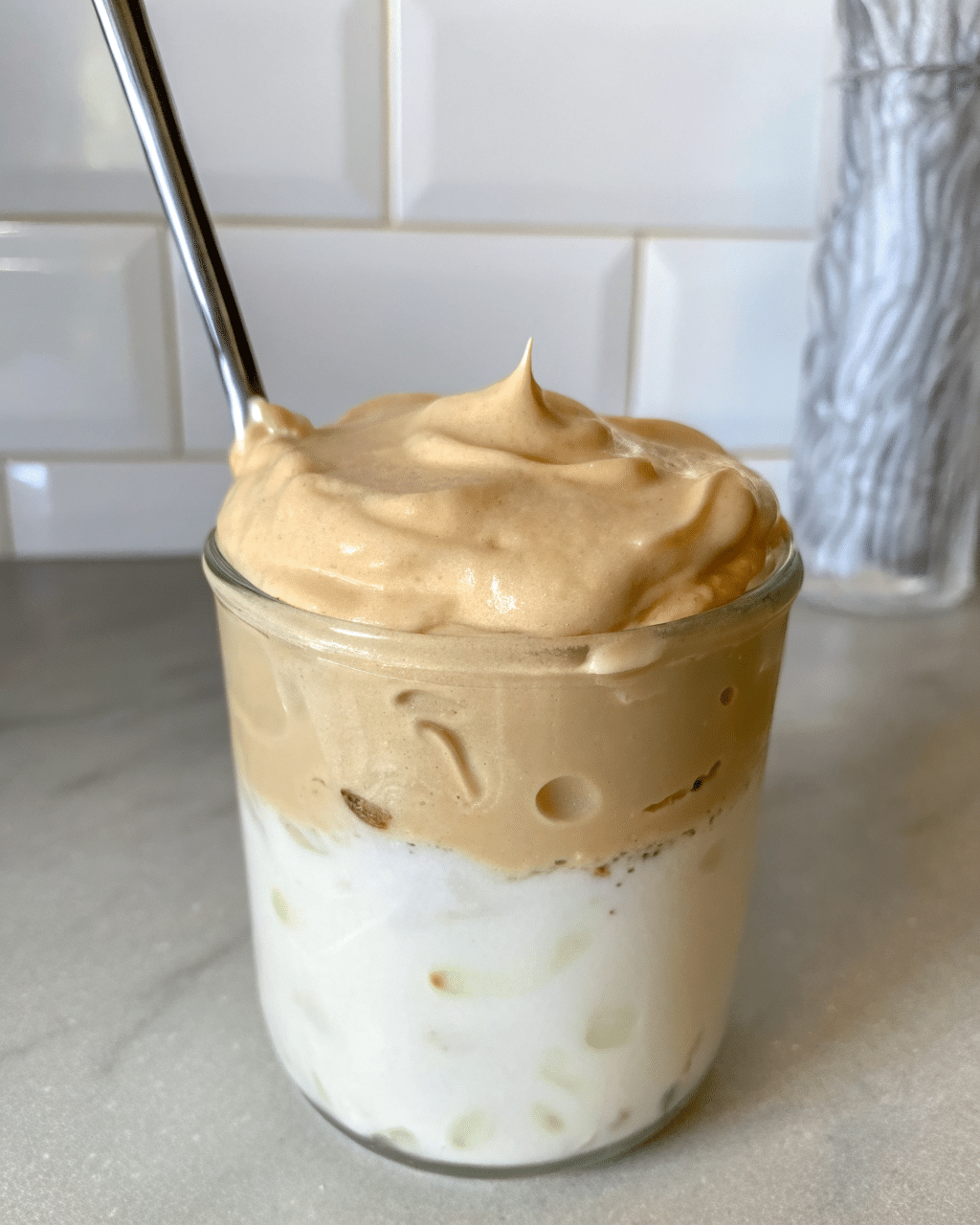 How to make whipped honey coffee with raw honey